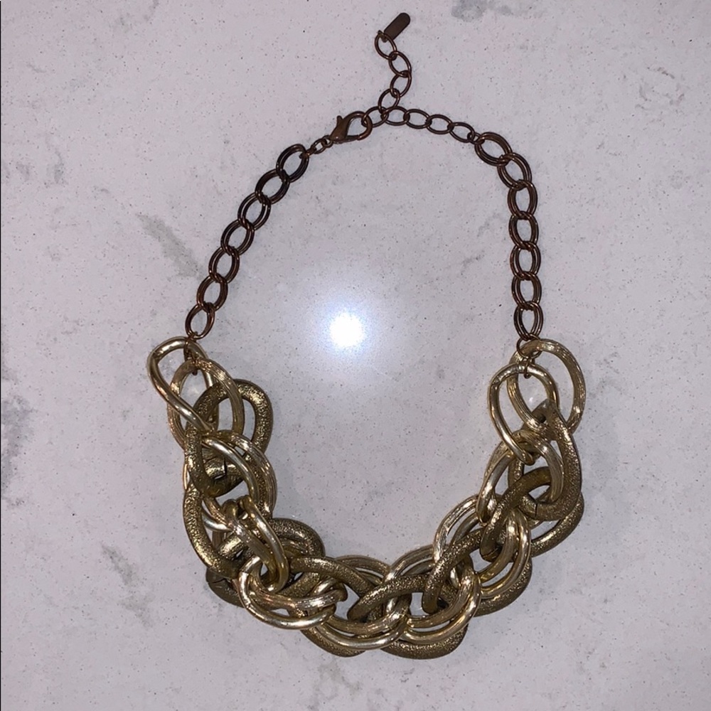 Gold fashion necklace